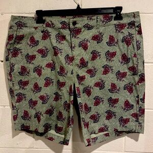 Orvis is women’s Bermuda shorts green purple floral size 20